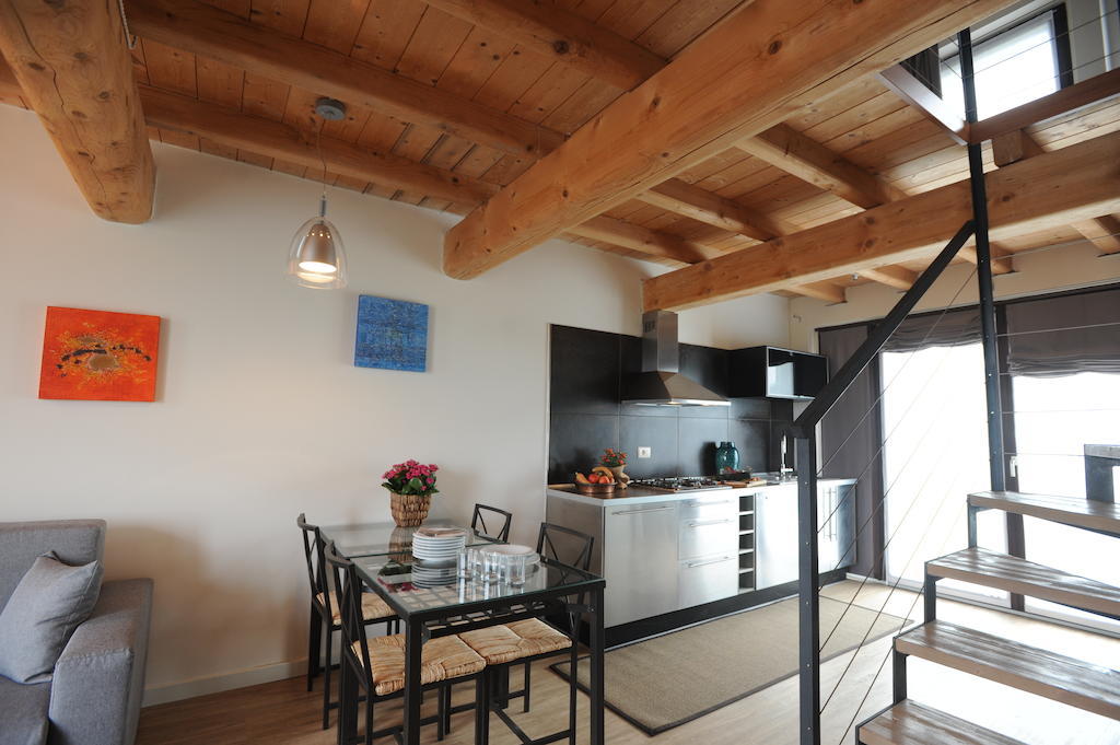 דסנזאנו דל גארדה Monte Maino Bed & Breakfast חדר תמונה
