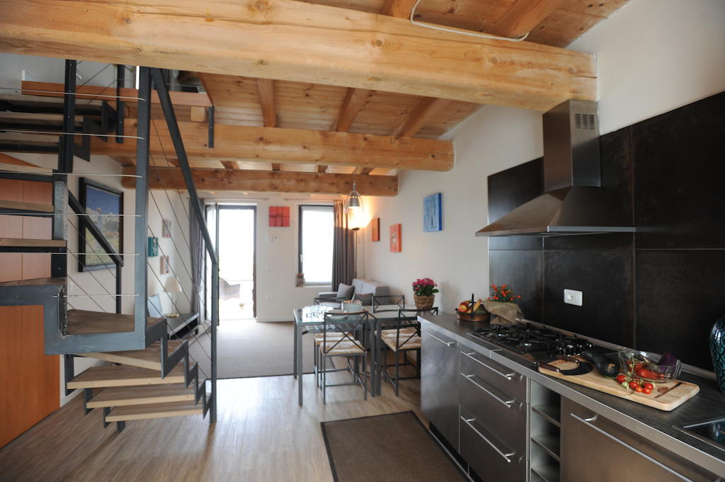 דסנזאנו דל גארדה Monte Maino Bed & Breakfast חדר תמונה